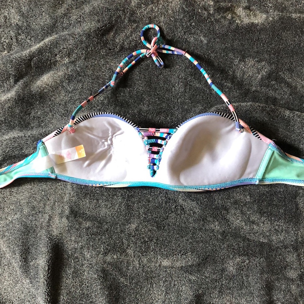 Swimsuit top - Picture 2 of 3